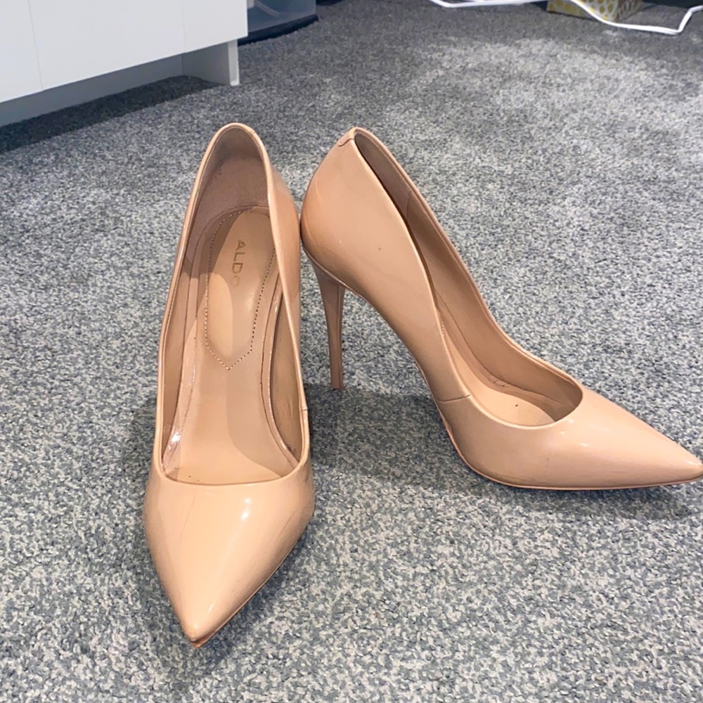 Womens beige stilettos